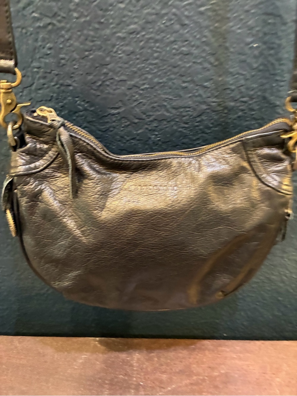 Everyday Black Leather Shoulder Bag - Timeless Carryall
